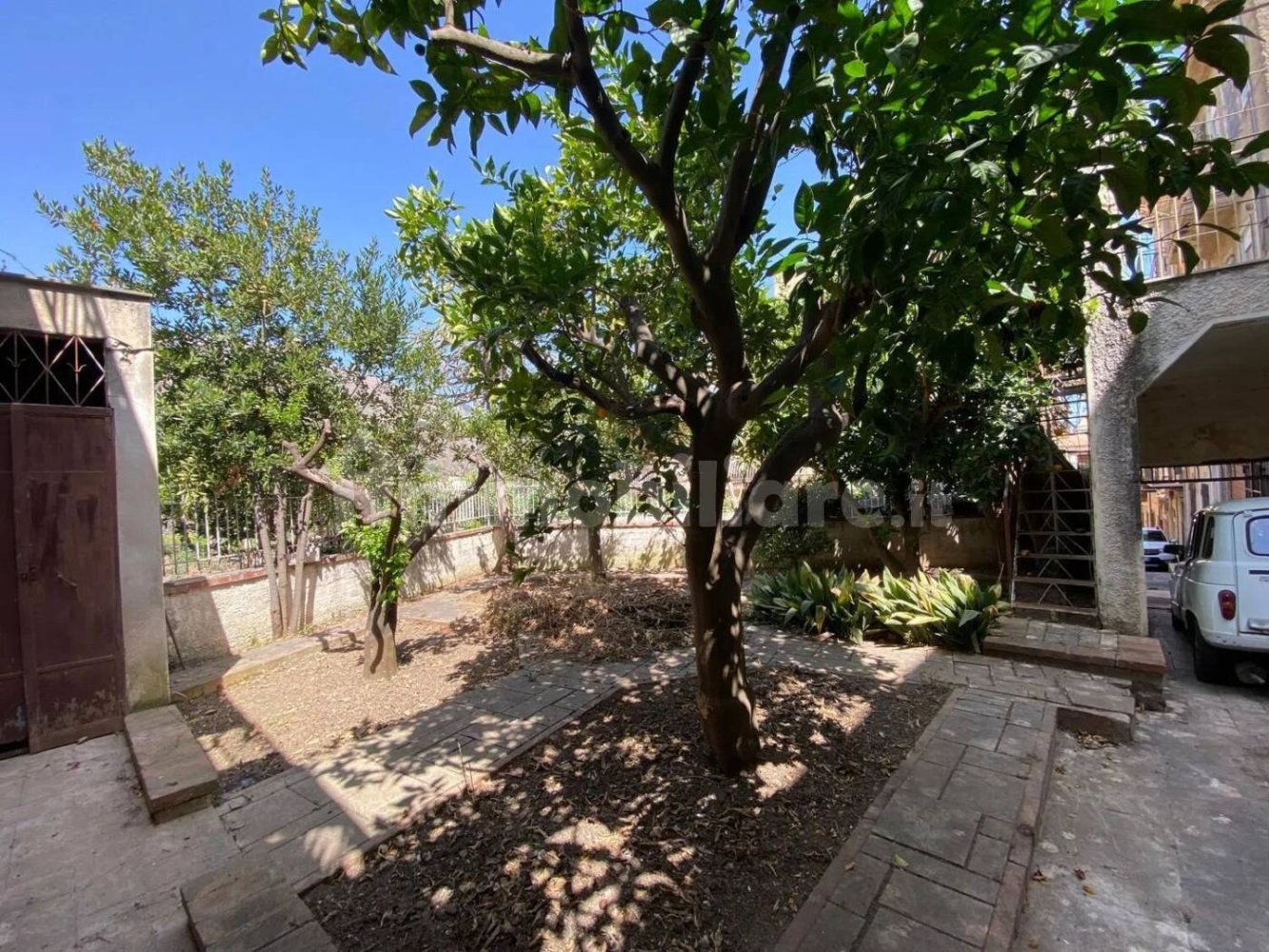 8 bedrooms Apartment in Carini, Italy No. 84708