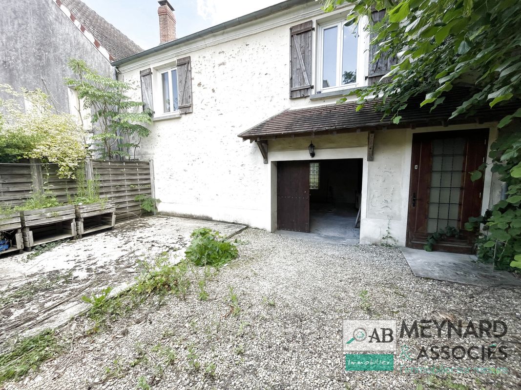 Casa de 2 dormitorios en La Ferte-Gaucher, France No. 180970