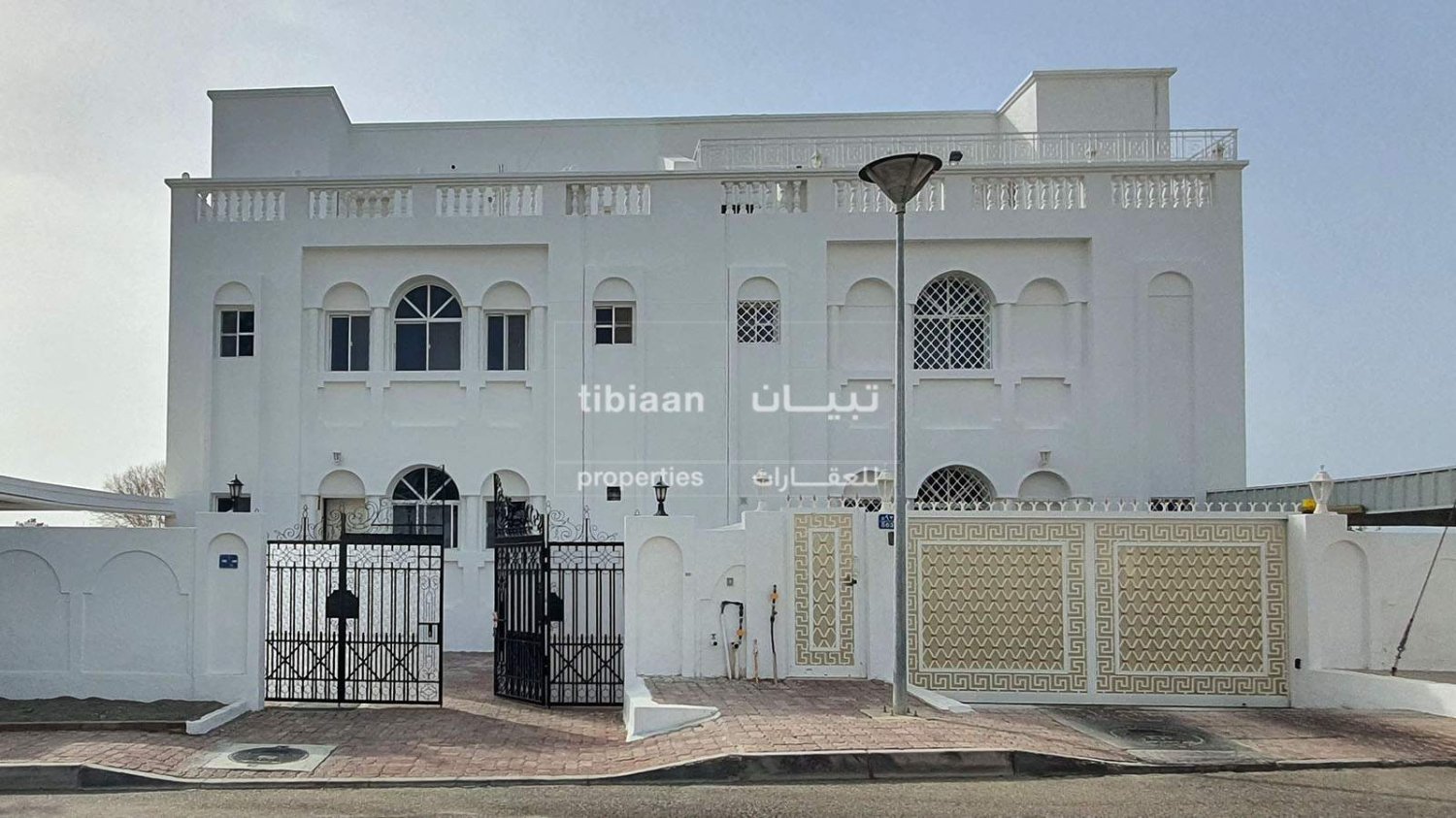 6 bedrooms Property in Muscat, Oman No. 669