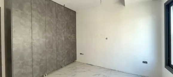 3 bedrooms Apartment in Limassol, Cyprus No. 607 5