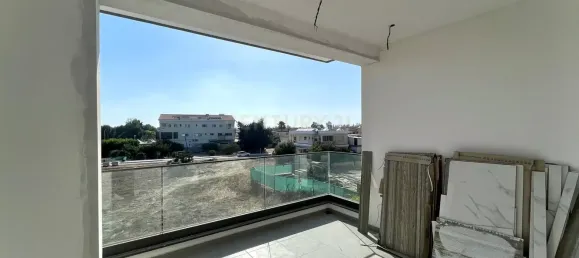 3 bedrooms Apartment in Limassol, Cyprus No. 607 6