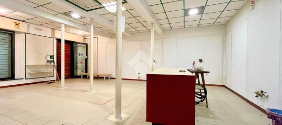 2-salle Propriété commerciale à Udine, Italy No. 271775 10