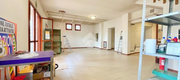 2-salle Propriété commerciale à Udine, Italy No. 271775 28