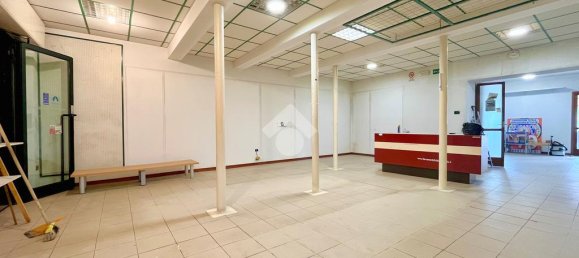 2-salle Propriété commerciale à Udine, Italy No. 271775 8