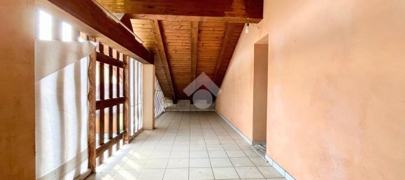 2-salle Propriété commerciale à Udine, Italy No. 271775 15