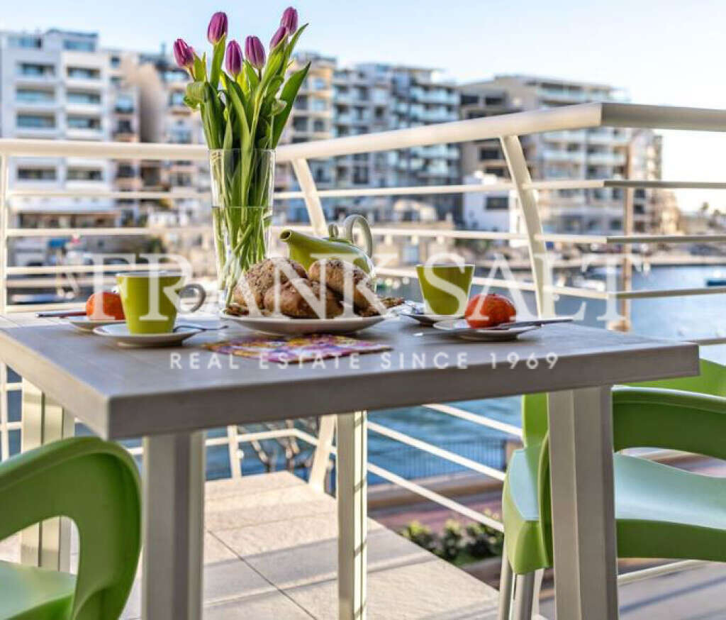 Мезонет с 1 спальней в Сент-Джулианс, Мальта № 7639