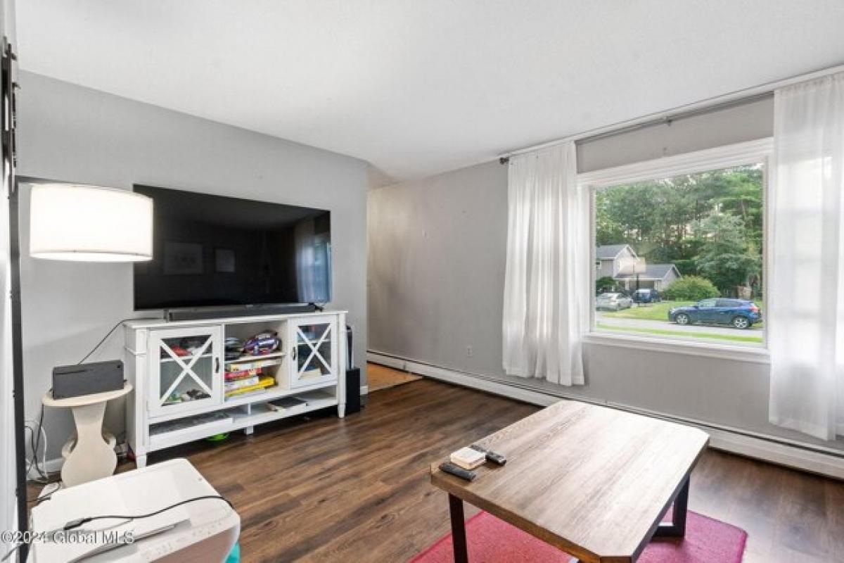 3 bedrooms House in Queensbury, USA No. 397971