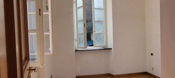 3 rooms Apartment in Favale di Malvaro, Italy No. 276116 10
