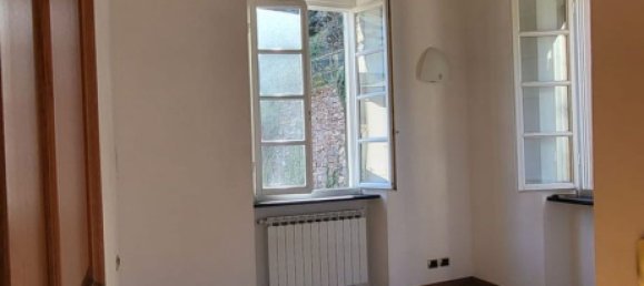 3 rooms Apartment in Favale di Malvaro, Italy No. 276116 8