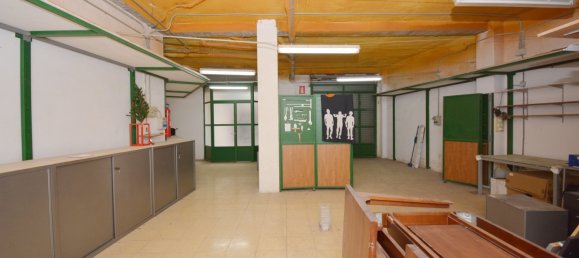 141m² Commercial property in Zaragoza, Spain No. 64463 4