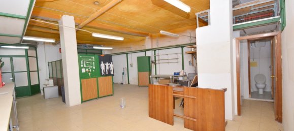 141m² Commercial property in Zaragoza, Spain No. 64463 3