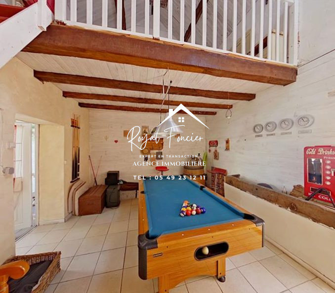 Casa de 5 dormitorios en Yzeures-sur-Creuse, France No. 51582