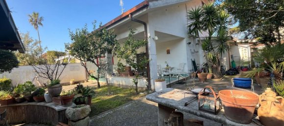 Дом с 6 комнатами в Фьюмичино, Италия № 229560 42