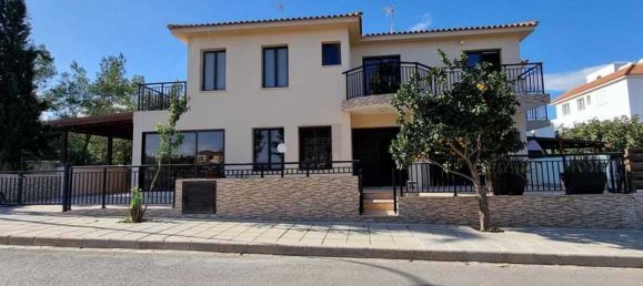 5 Schlafzimmer Haus in Paralimni, Cyprus, Nr. 10711 3