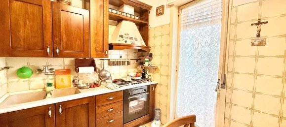 4 rooms Apartment in Catania, Italy No. 112465 3