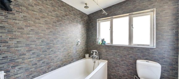 3 bedrooms Apartment in London, United Kingdom No. 7619 5