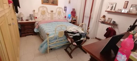 3 bedrooms Apartment in Prato, Italy No. 153061 10