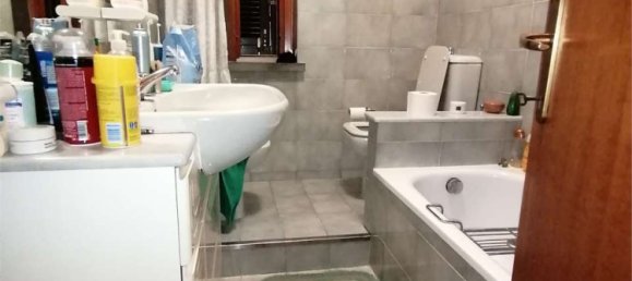 3 bedrooms Apartment in Prato, Italy No. 153061 15