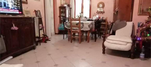 3 bedrooms Apartment in Prato, Italy No. 153061 3