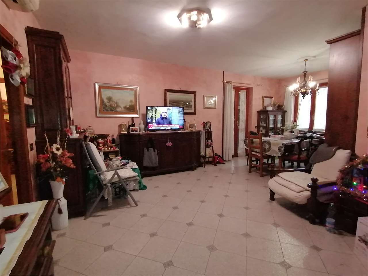 3 bedrooms Apartment in Prato, Italy No. 153061