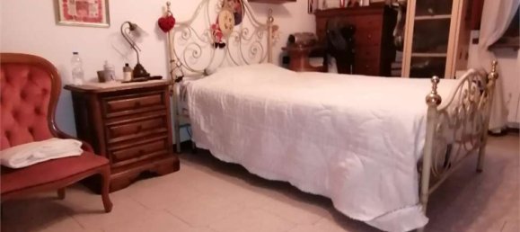 3 bedrooms Apartment in Prato, Italy No. 153061 8