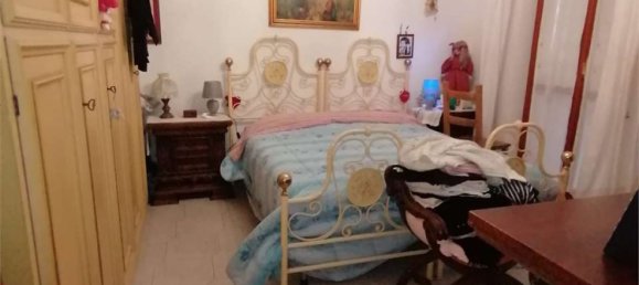 3 bedrooms Apartment in Prato, Italy No. 153061 11