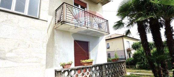 4 bedrooms House in Cairate, Italy No. 288475 2