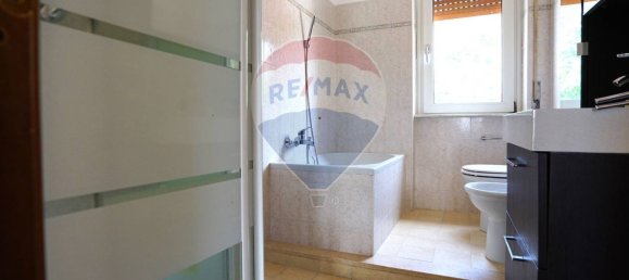 4 bedrooms House in Cairate, Italy No. 288475 12