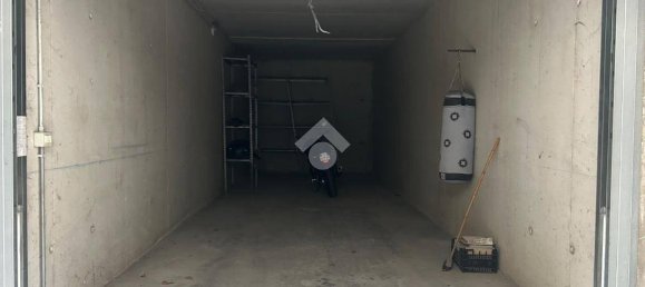  مرآب في Villongo, Italy 33متر مربع رقم 299093 2