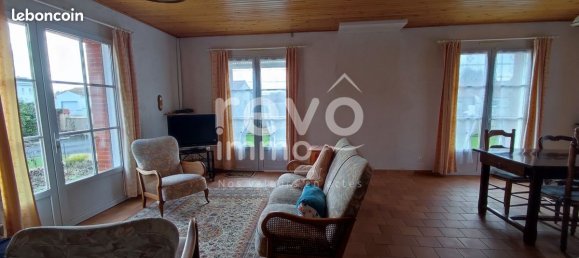 2 bedrooms House in La Chevroliere, France No. 102741 5