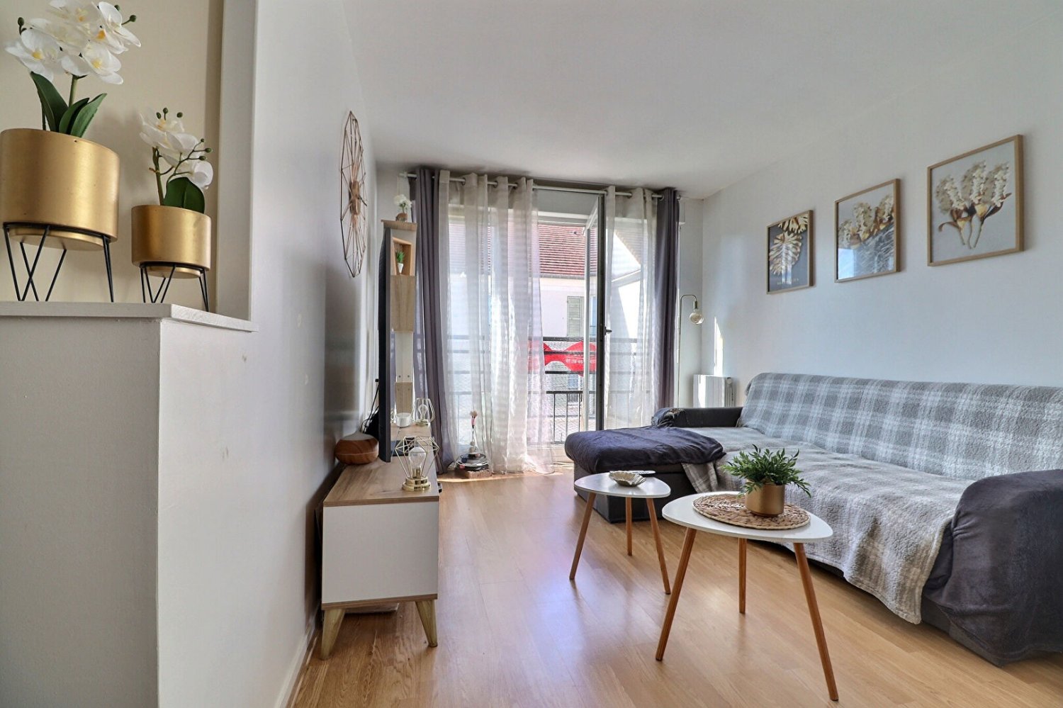 3 rooms Apartment in Taverny, France No. 362679