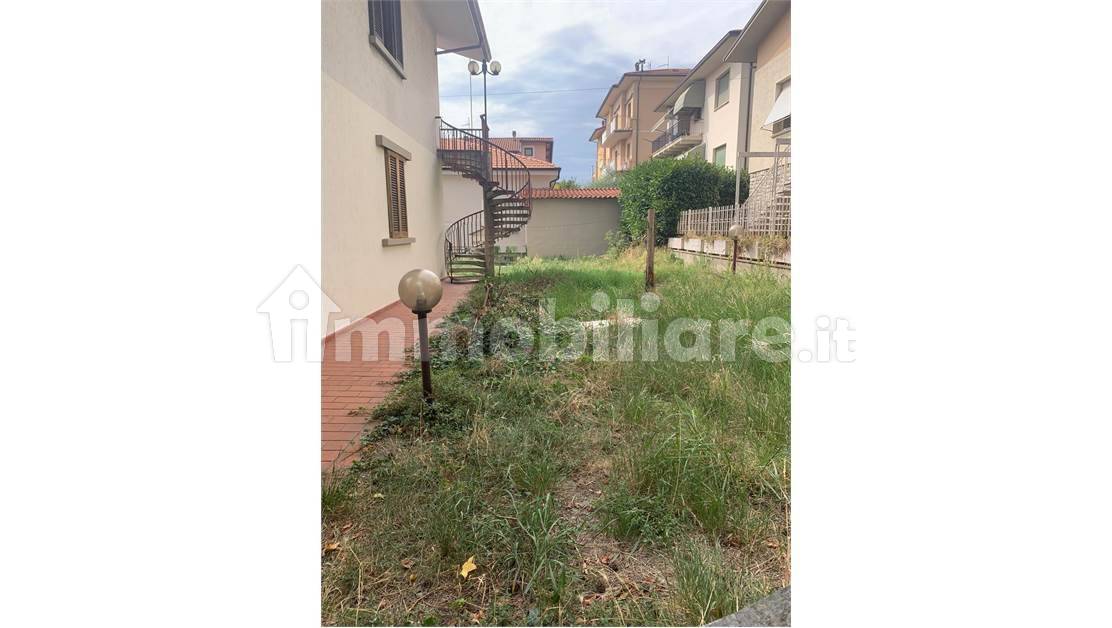 Apartamento de 2 dormitorios en Montecatini Terme, Italy No. 352887