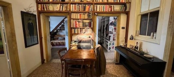 4 rooms Apartment in Venice, Italy No. 177231 6