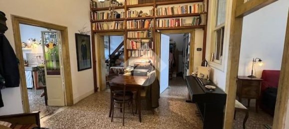 4 rooms Apartment in Venice, Italy No. 177231 8