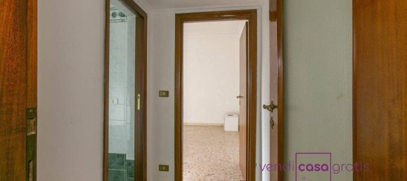 4-Zimmer Wohnung in Rome, Italy, Nr. 27537 13