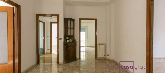 4-Zimmer Wohnung in Rome, Italy, Nr. 27537 10