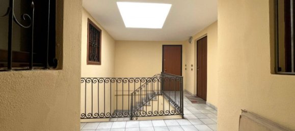 2 bedrooms Apartment in Bergamo, Italy No. 266485 12
