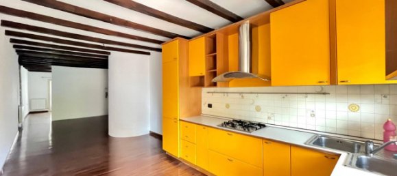 2 bedrooms Apartment in Bergamo, Italy No. 266485 8