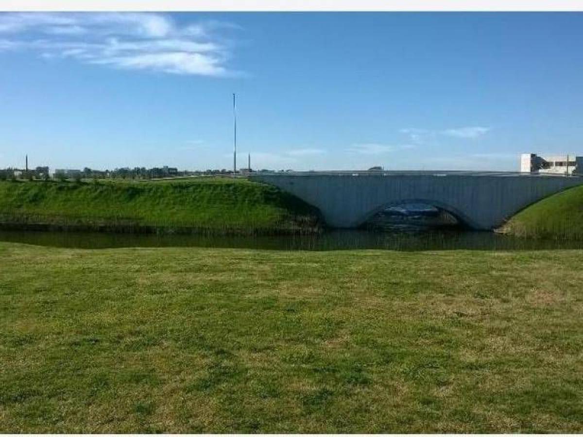 Terreno en Escobar, Argentina No. 121400