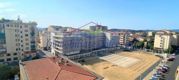 3غرفة بانتهاوس في Florence, Italy رقم 38529 18