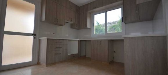 3 bedrooms Villa in Agios Georgios, Cyprus No. 68631 6