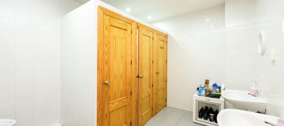 Propiedad comercial en Granada, Spain 200 m² No. 22405 12