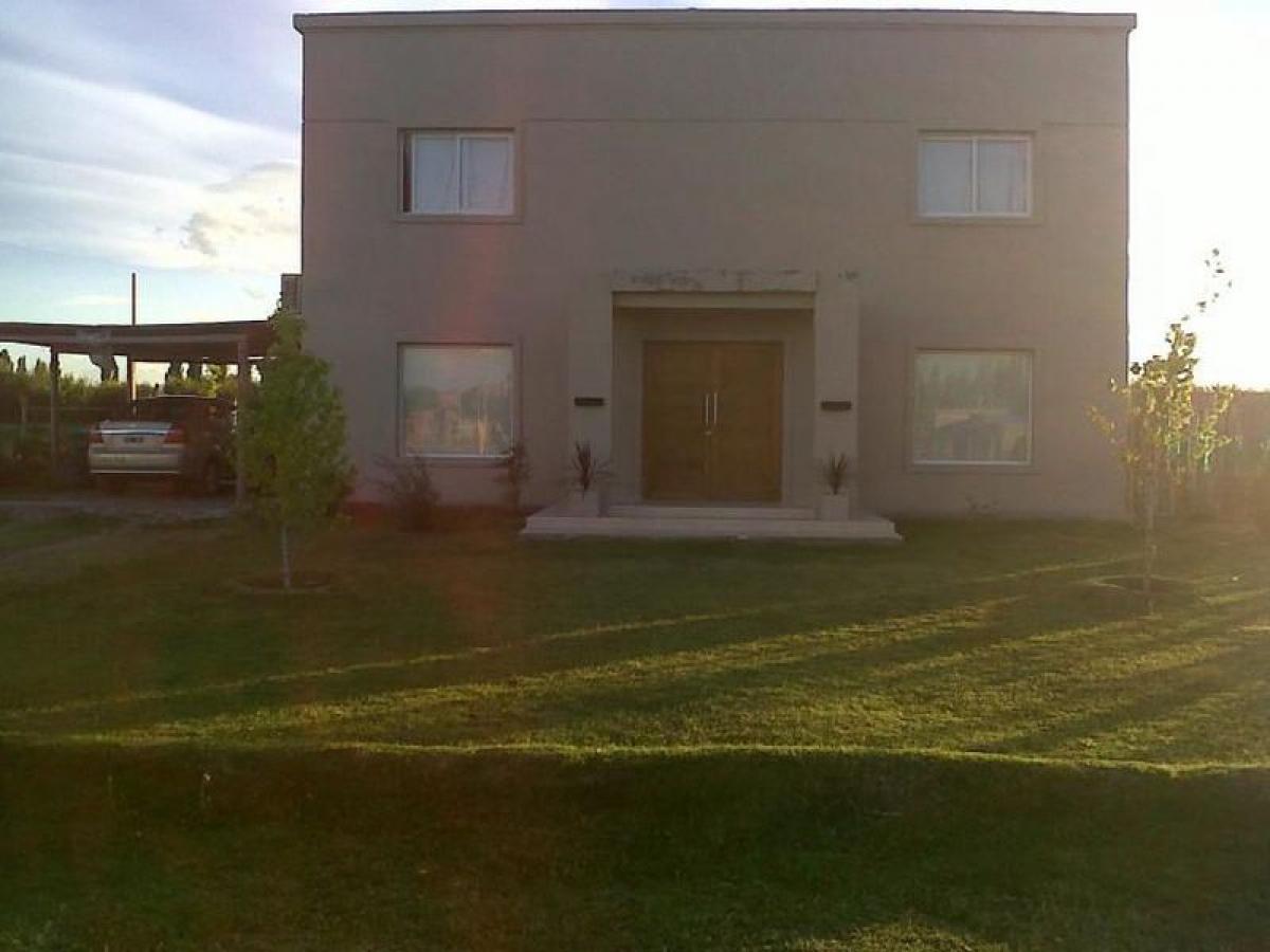 3 bedrooms House in Mendoza, Argentina No. 57564