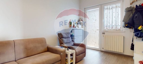Apartamento de 2 dormitorios en Camaiore, Italy No. 167102 2