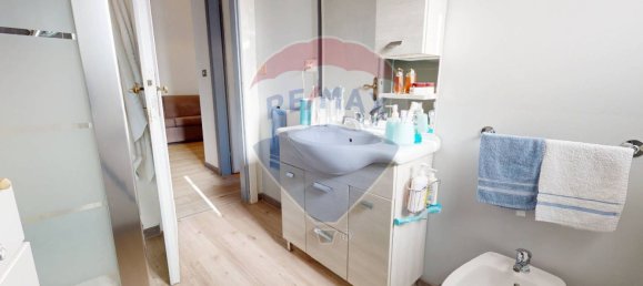 Apartamento de 2 dormitorios en Camaiore, Italy No. 167102 9
