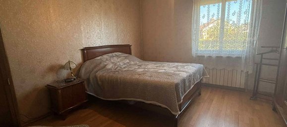 2 bedrooms House in Connerre, France No. 337525 4