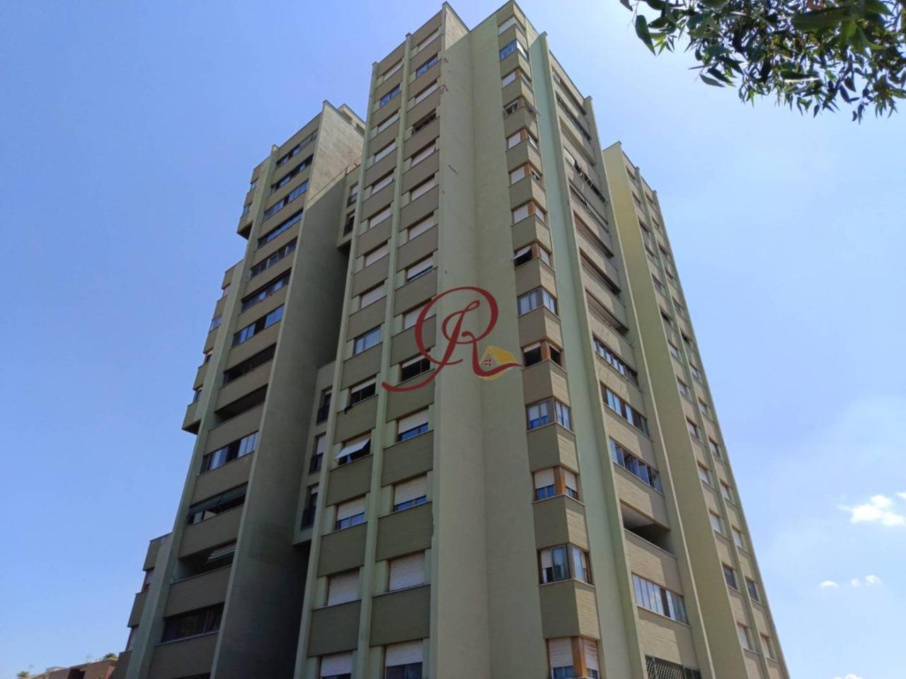 4 rooms Apartment in Rome, Italy No. 109436