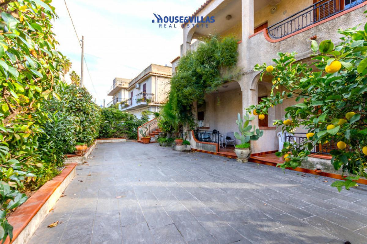 Вилла с 8 спальнями в Ното, Италия № 103679