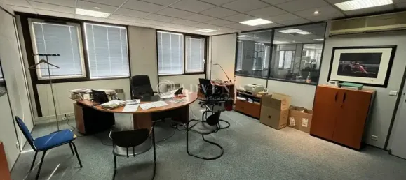 285m² Office in Nogent-sur-Marne, France No. 302365 3