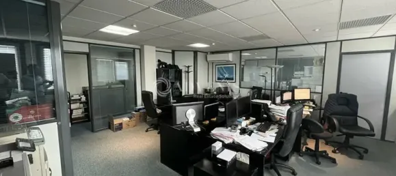285m² Office in Nogent-sur-Marne, France No. 302365 4